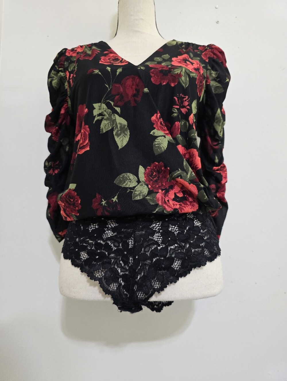 EMBER size Small Ruched Long Sleeve Rose Floral Wrap Style Lace Bodysuit Black